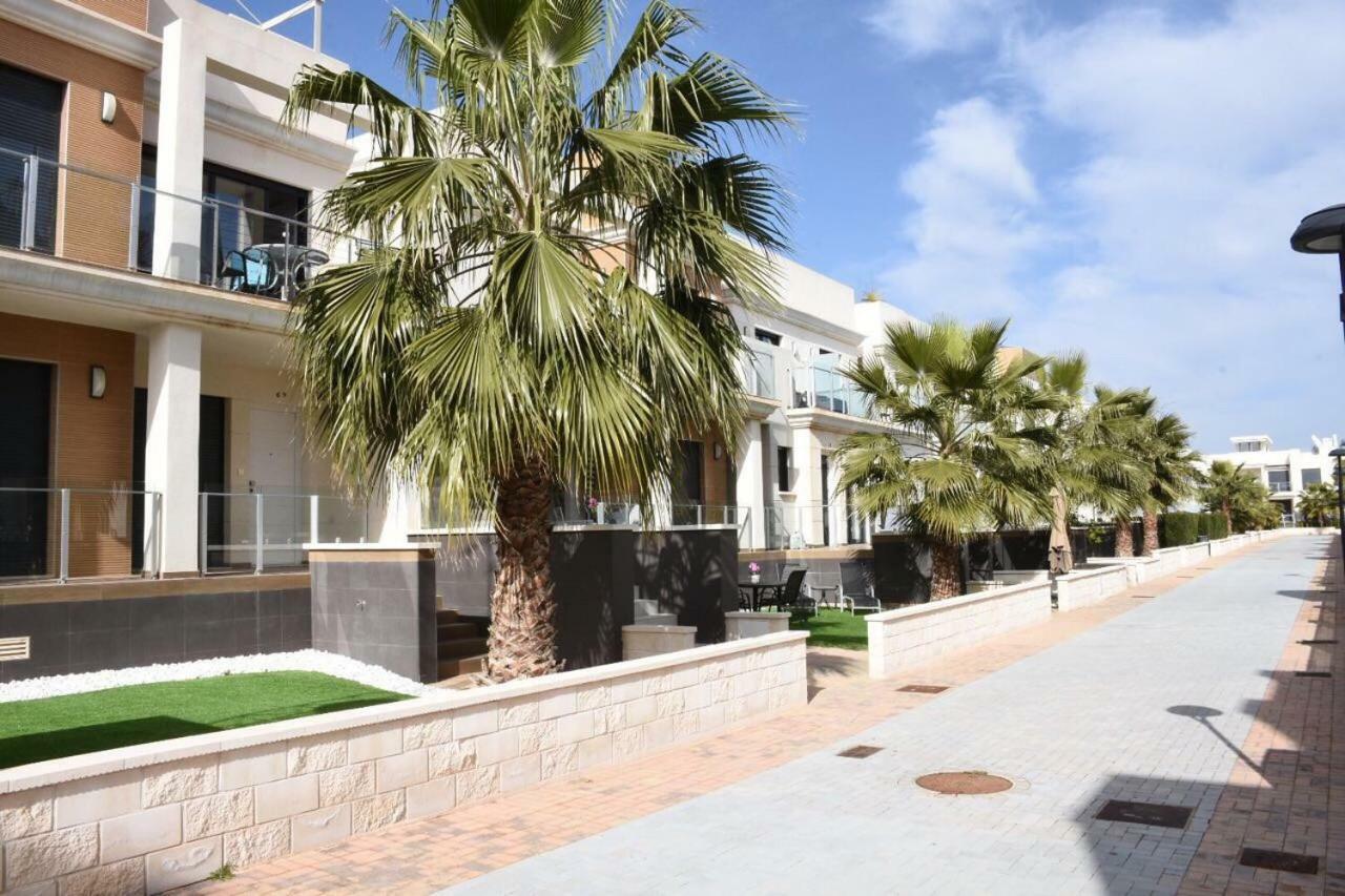 La Zenia Beach Bungalow Hotel Orihuela Exterior photo